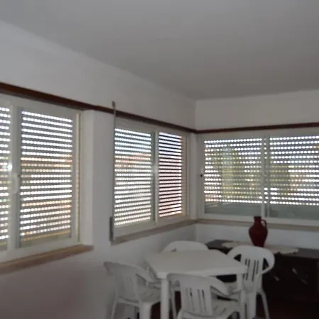 Com 3 Quartos A 250 Metros